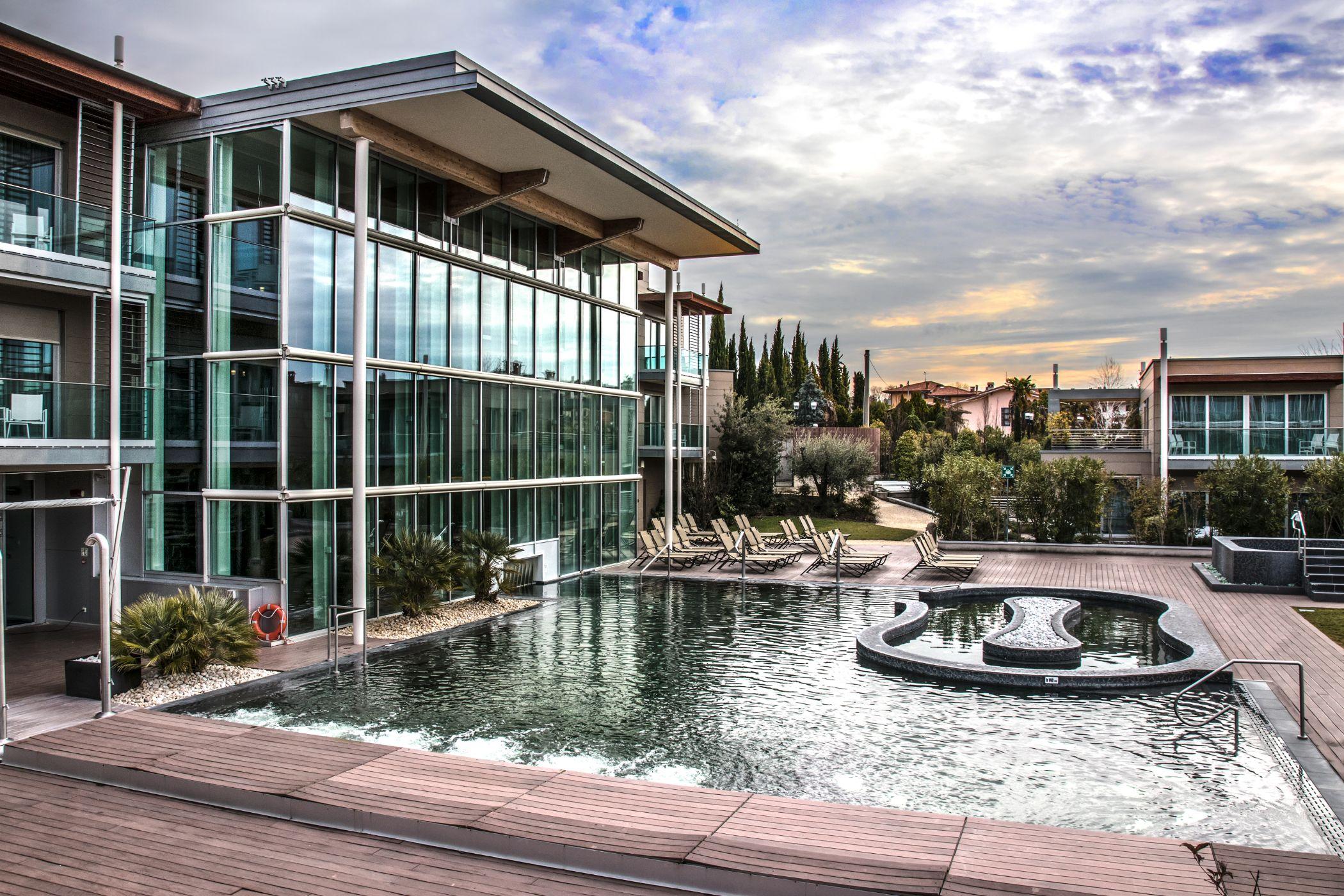 Aqualux Hotel Spa Suite & Terme Bardolino Kültér fotó